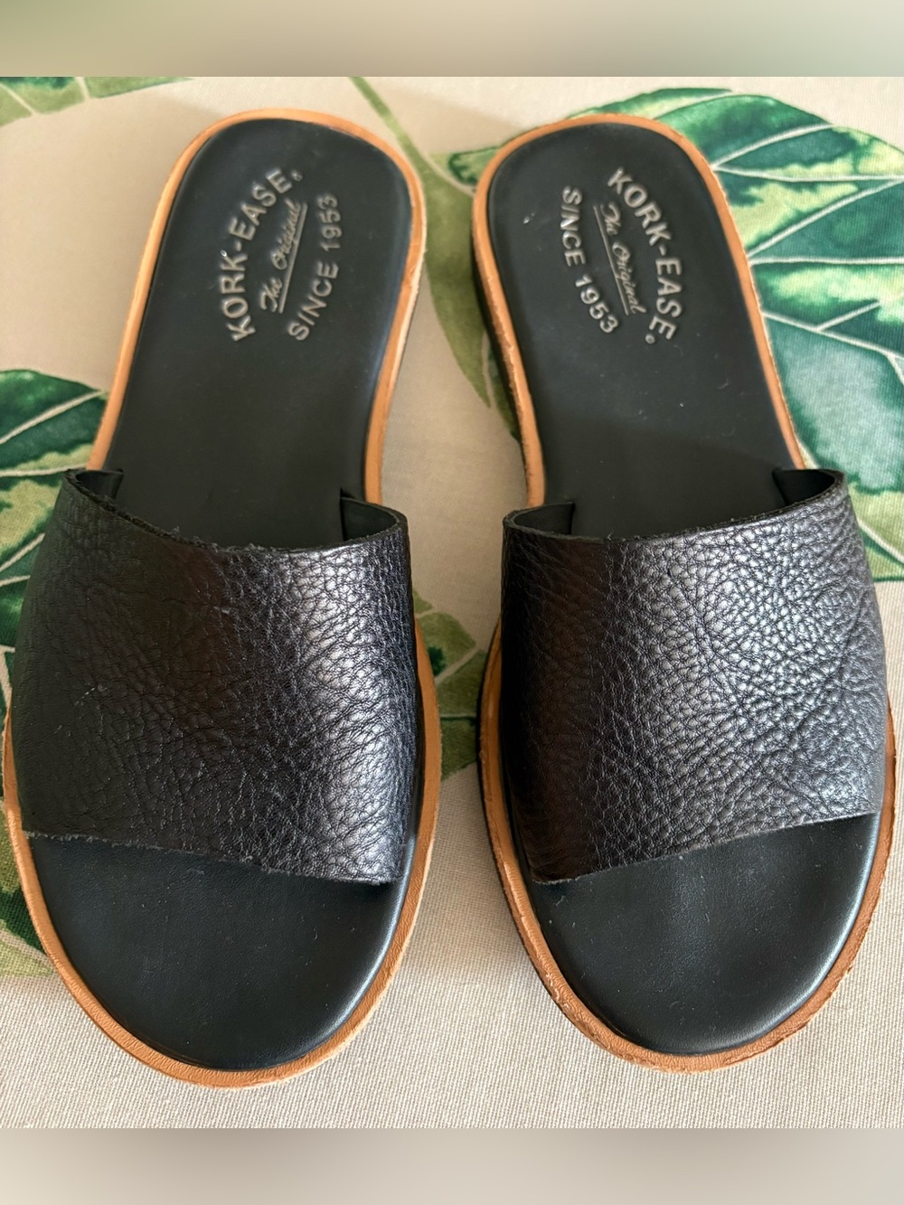 Kork-Ease Tutsi Black Textured Leather Slide Sandal w Tan Leather Trim - Size 6M
